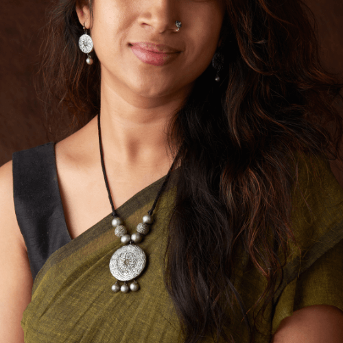 Shivangi Shweta – Silver Clay Statement Set